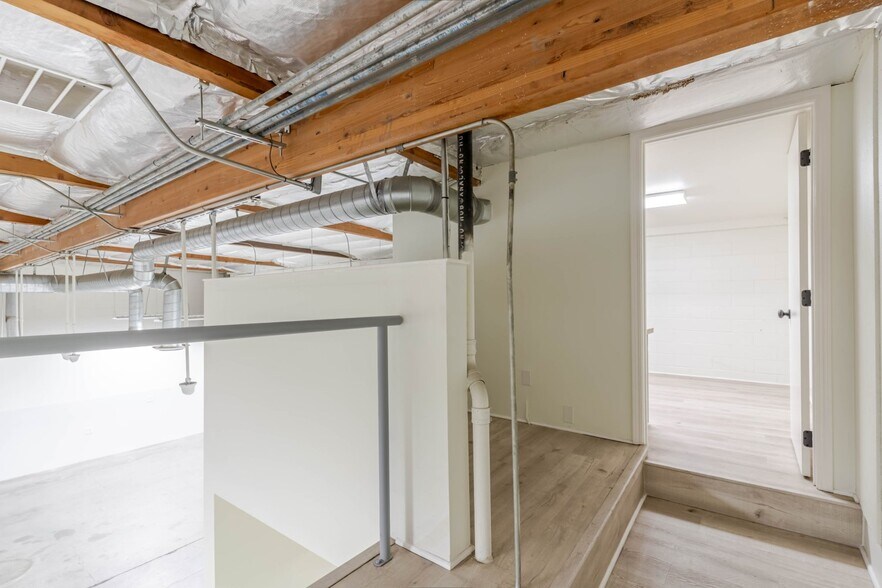 More Photos Of 12455 Branford St, Pacoima Warehouse For Sale