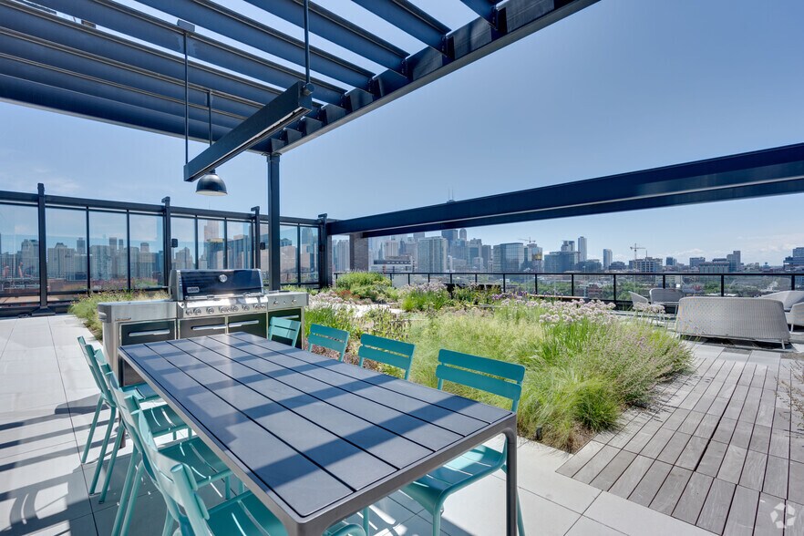 More Photos Of 730 N Milwaukee Ave, Chicago Apartments For Lease