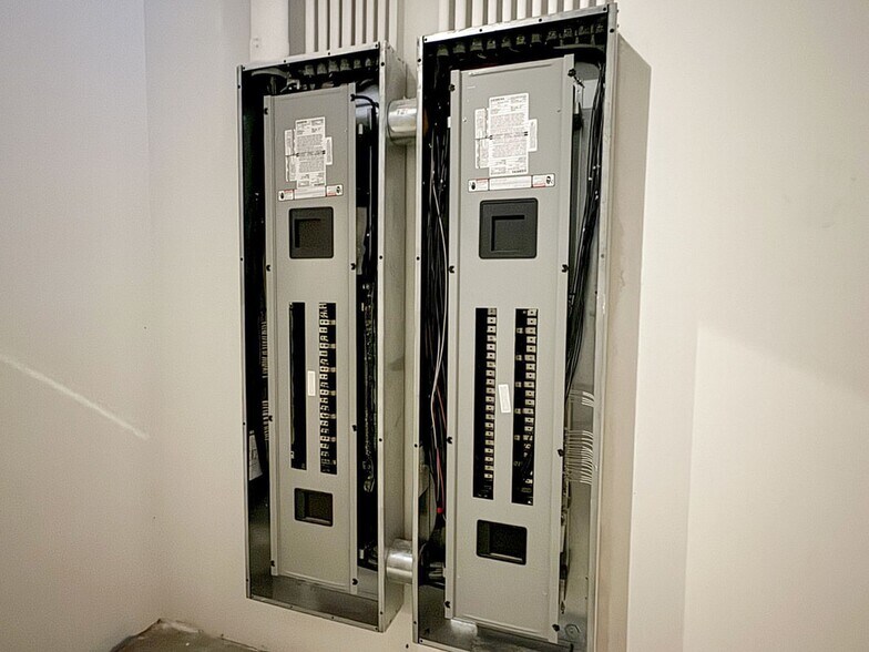 More Photos Of 369 Enterprise Dr, Batesville Industrial For Sale