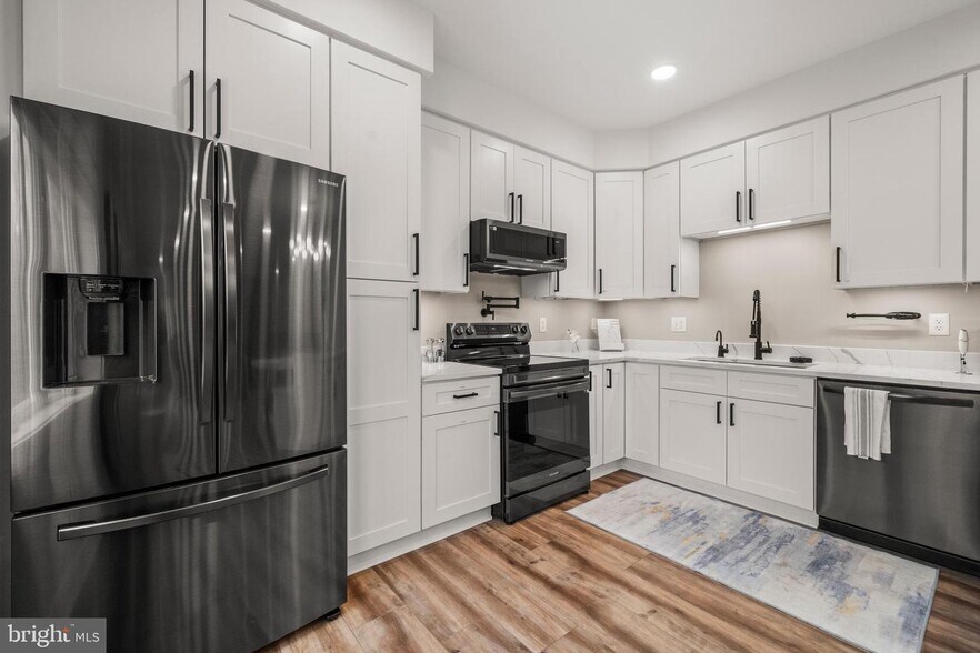 More Photos Of 13537 Hanging Rock Ln, Lovettsville Multifamily For Sale