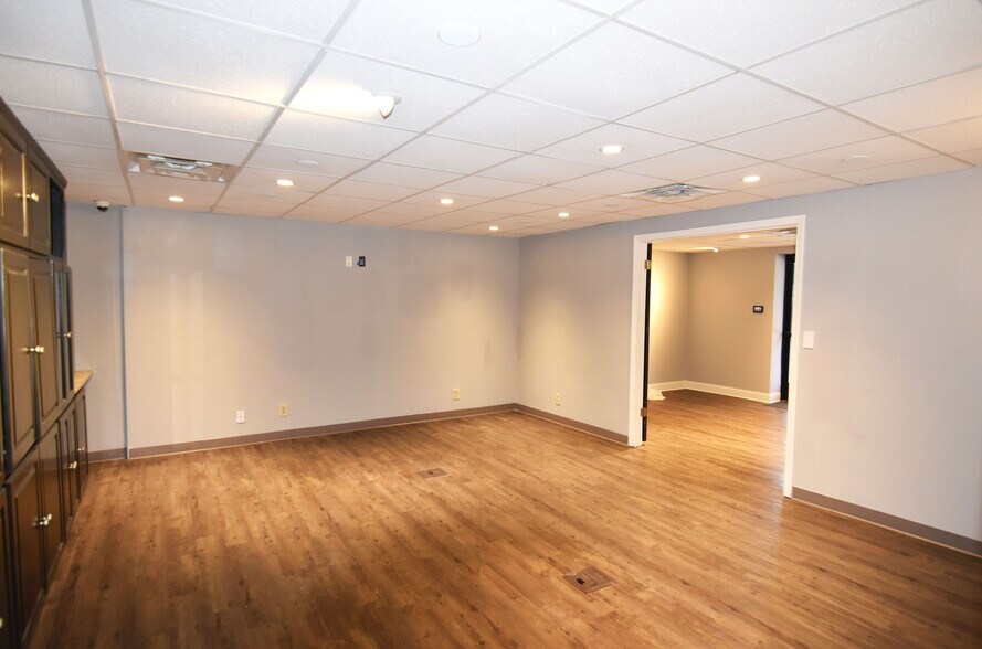More Photos Of 511 Fairground Ct, Nashville Office For Lease