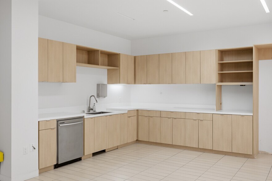 More Photos Of 735 Battery St, San Francisco Loft Creative Space For Lease