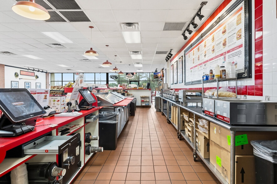 More Photos Of 18500 Veterans Blvd, Port Charlotte General Retail For Sale