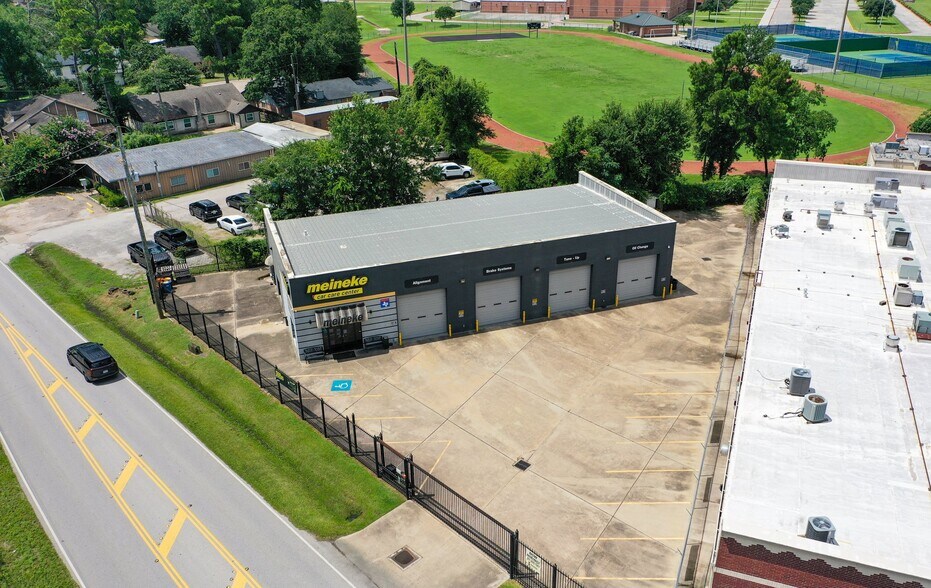 More Photos Of 17711 Old Louetta Rd, Houston Auto Repair For Sale