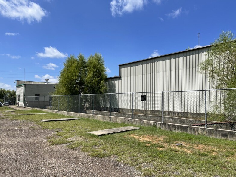 More Photos Of 2721 E SH 31, Kilgore Industrial For Sale