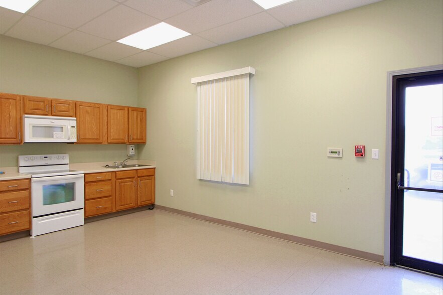 More Photos Of 1463 W Westridge Pky, Greensburg Medical For Lease