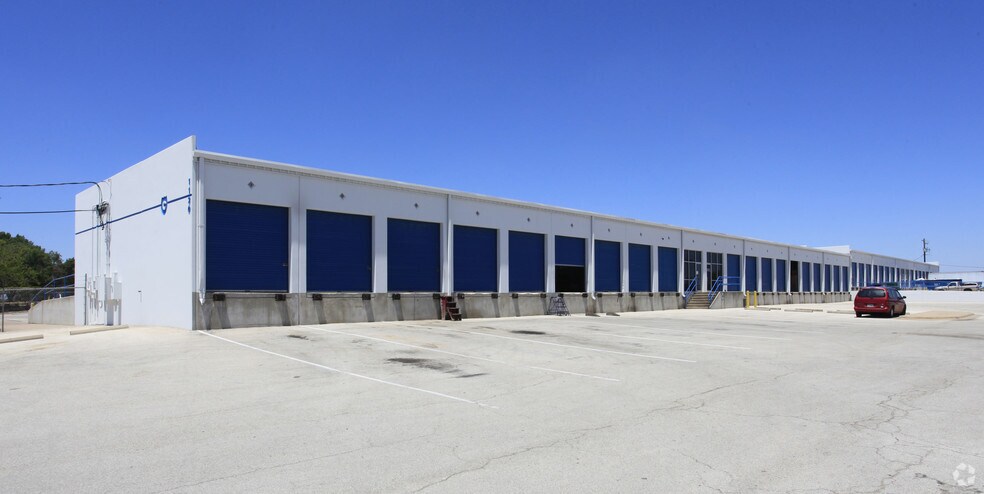 Primary Photo Of 1120 Howard Ln W, Austin Warehouse For Lease