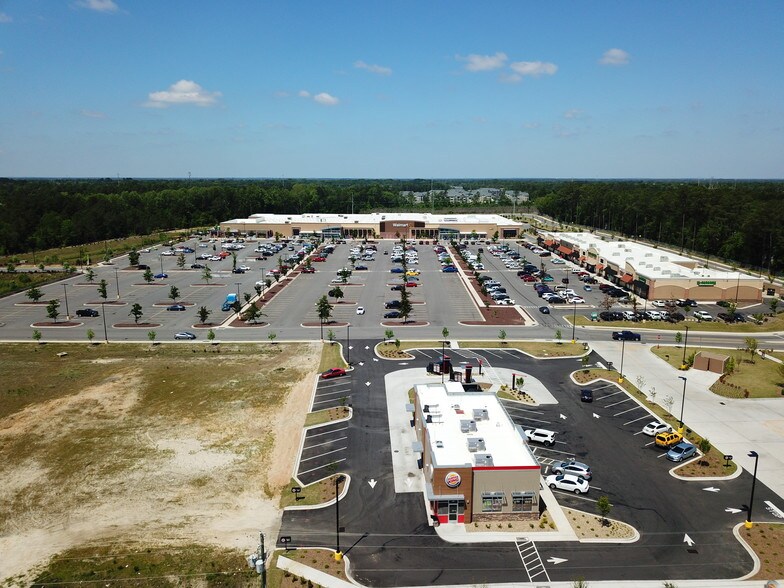 More Photos Of 2800 Gillespie St, Fayetteville General Retail For Sale