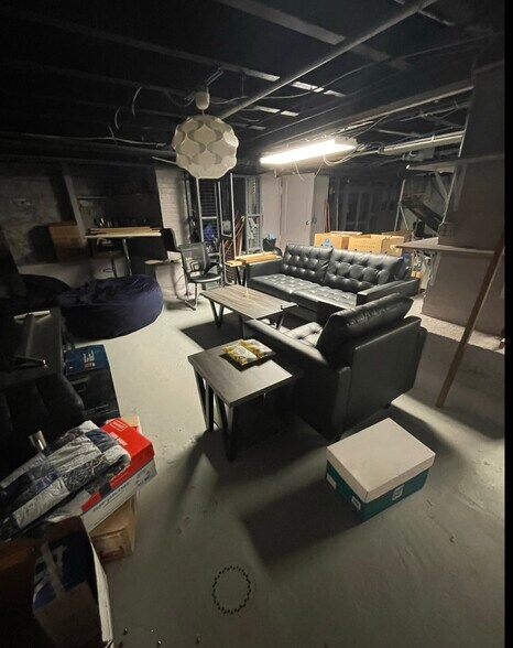 More Photos Of 913-915 Western Ave, Pittsburgh Storefront Retail Office For Sale