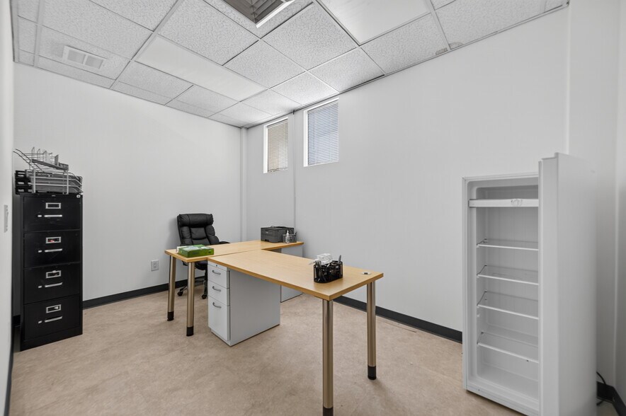 More Photos Of 15-21 School St, Quincy Medical For Sale
