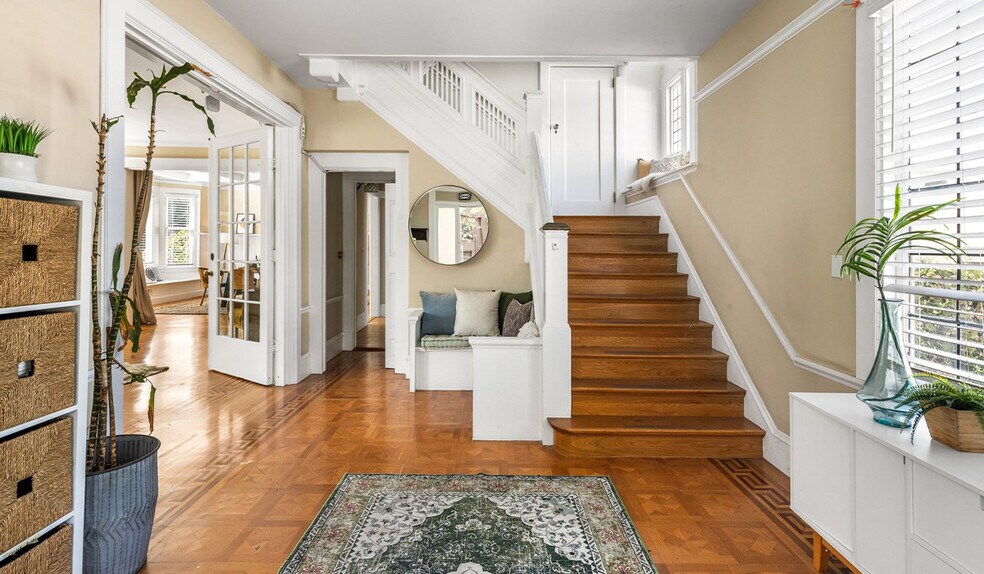 More Photos Of 435 Vernon St, Oakland Specialty For Sale