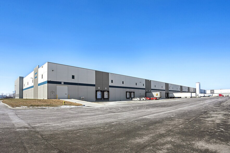 More Photos Of 6353 Commerce Dr, Lebanon Distribution For Sale