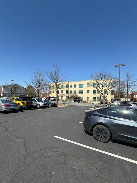 More Photos Of 46090 Lake Center Plz, Sterling Medical For Lease