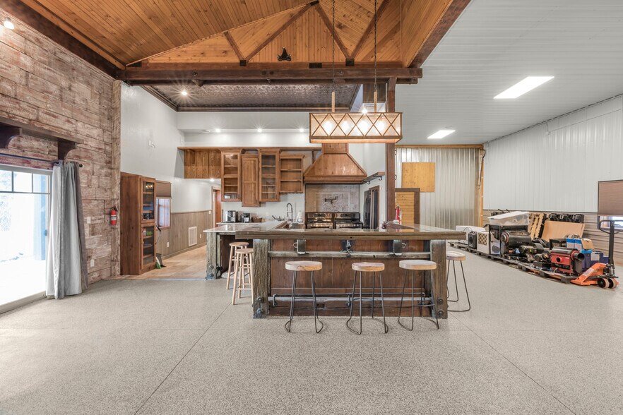 More Photos Of 90917 240th St, Austin Light Distribution For Sale