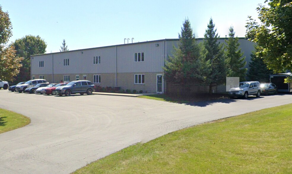 More Photos Of 1019 Rail Dr, Woodstock Warehouse For Lease