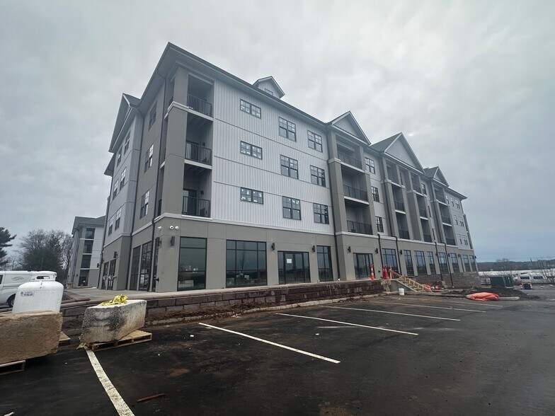 More Photos Of Main St, Portland Unknown For Lease