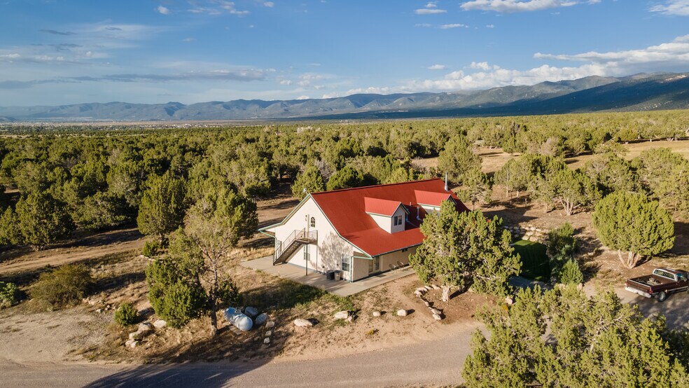 More Photos Of 11550 Pigeon Hollow Rd, Spring City Hotel For Sale