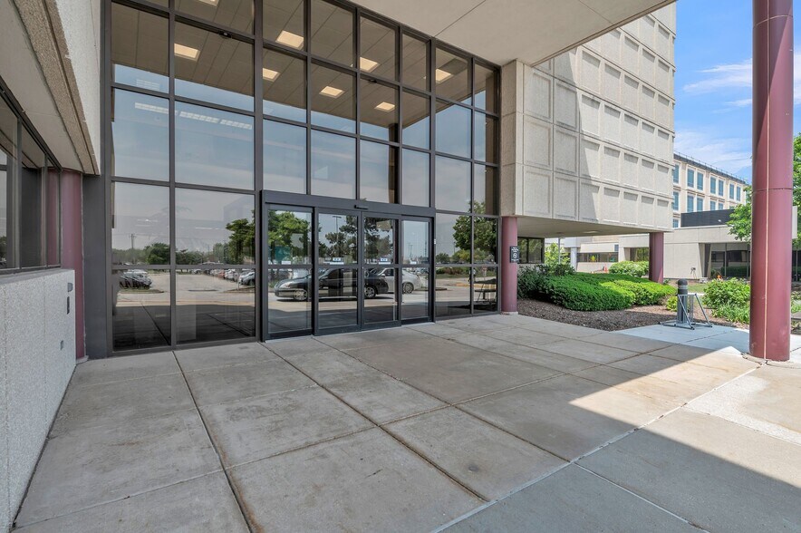 More Photos Of 17850 S Kedzie Ave, Hazel Crest Hospital For Lease