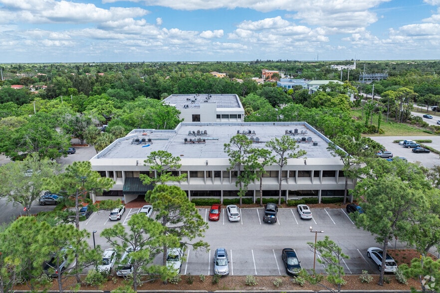 More Photos Of 9200 Bonita Beach Rd, Bonita Springs Medical For Lease