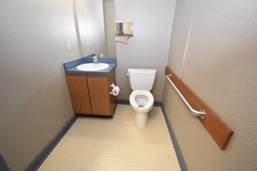 More Photos Of 3200 Croasdaile Dr, Durham Medical For Lease