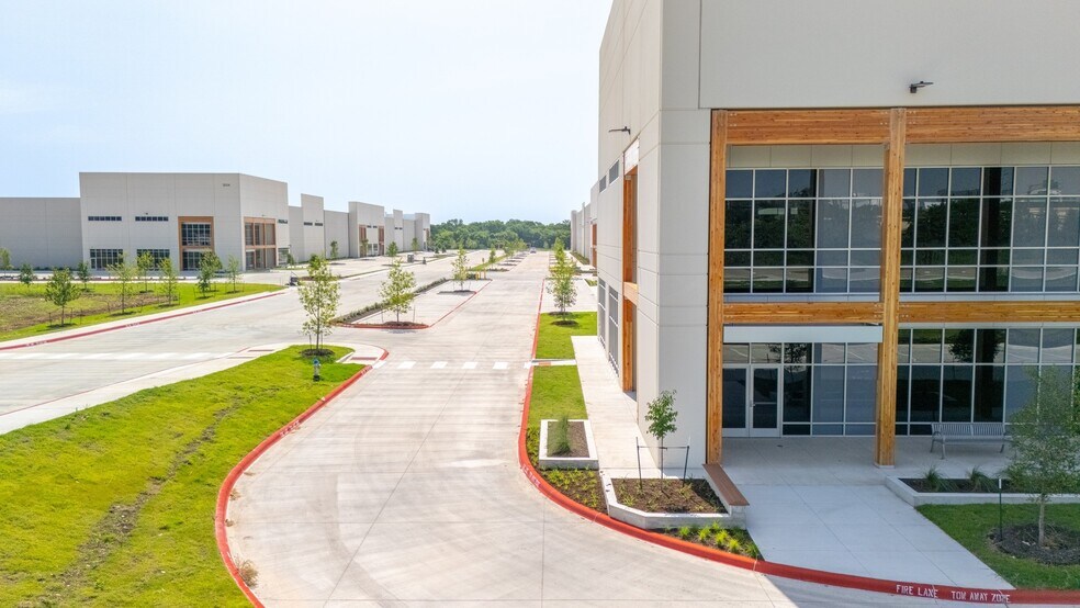 More Photos Of 3000 N-IH 35 NB, Georgetown Unknown For Lease