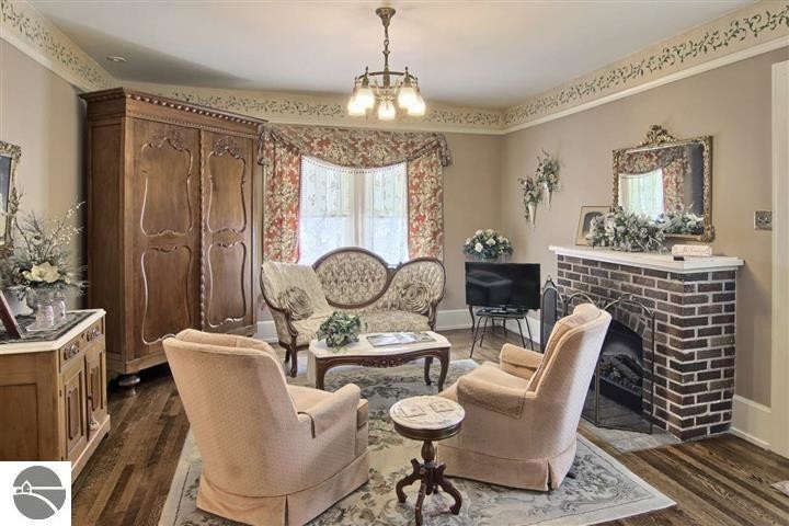 More Photos Of 230 Wellington St, Traverse City Hospitality For Sale