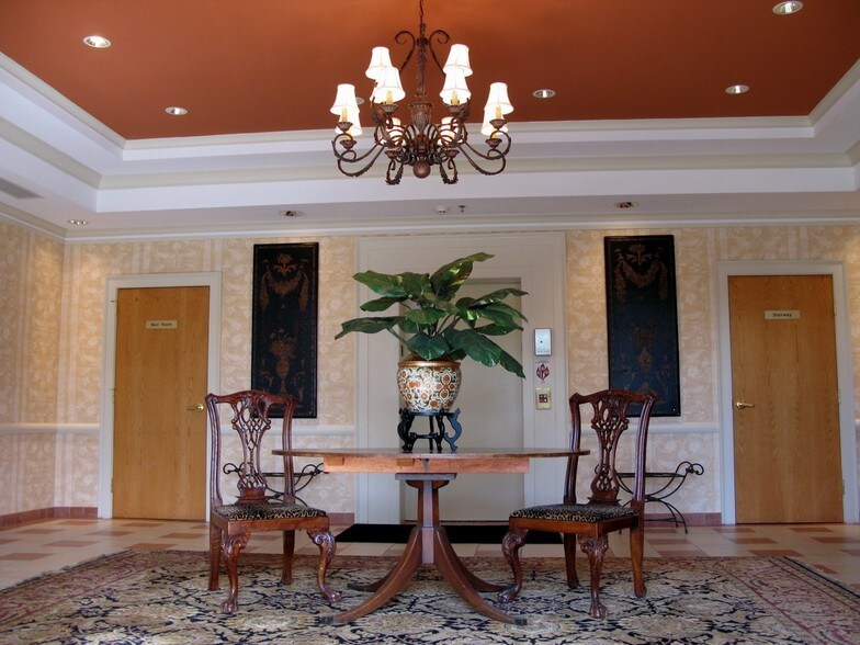 More Photos Of 970 Peachtree Industrial Blvd, Suwanee Office Residential For Lease