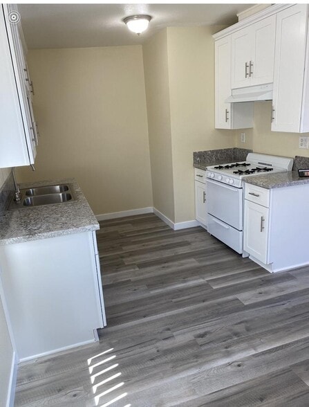 More Photos Of 1003 W Bishop St, Santa Ana Apartments For Sale