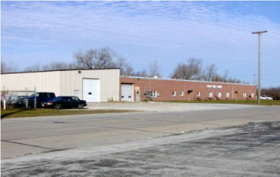 Primary Photo Of 1912 Columbus St, Two Rivers Manufacturing For Sale
