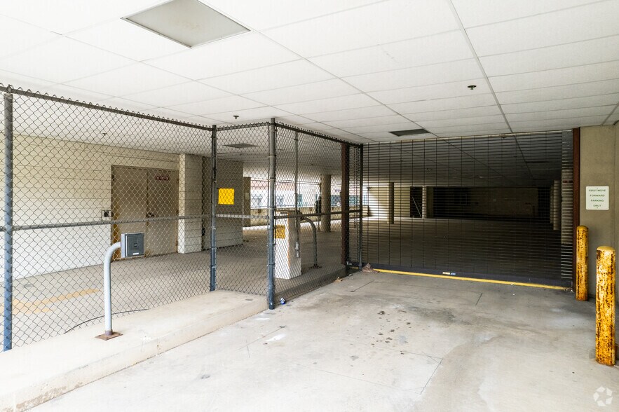 More Photos Of 13-21 N 10th St, Allentown Office For Sale