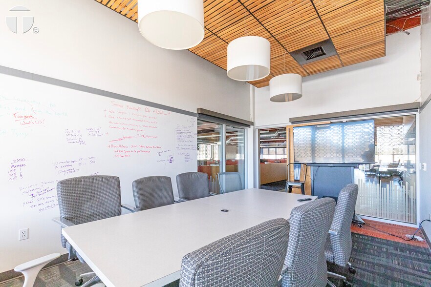 More Photos Of 2401-2407 J St, Sacramento Loft Creative Space For Lease