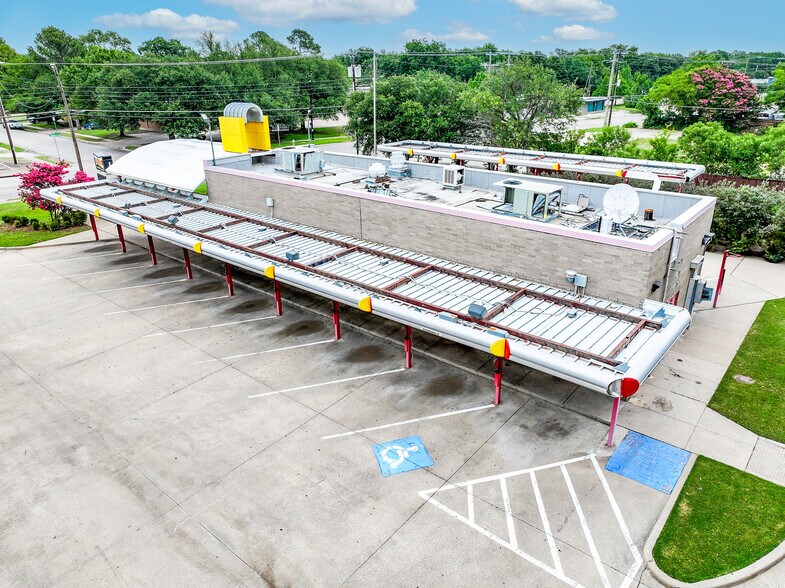 More Photos Of 1300 W Pioneer Dr, Irving Fast Food For Sale