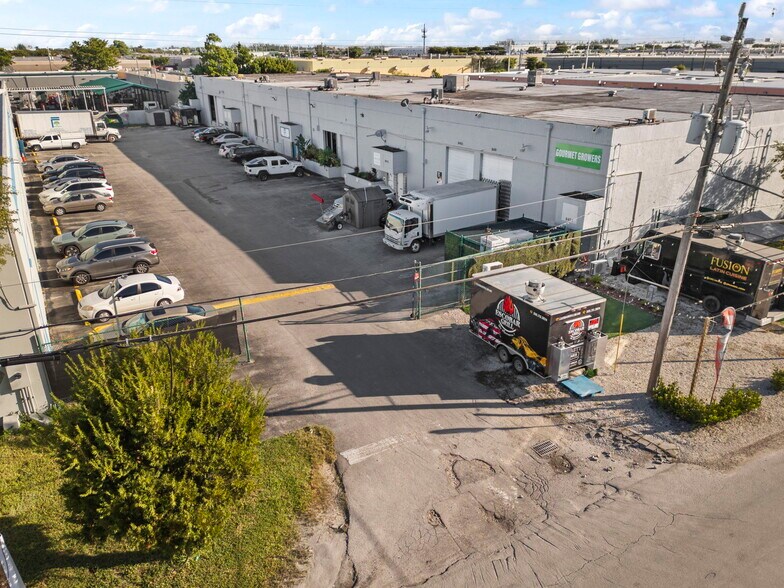 More Photos Of 8449-8459 NW 66th St, Miami Warehouse For Lease