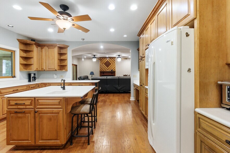 More Photos Of 267 Stinson Dr, Clinton Specialty For Sale