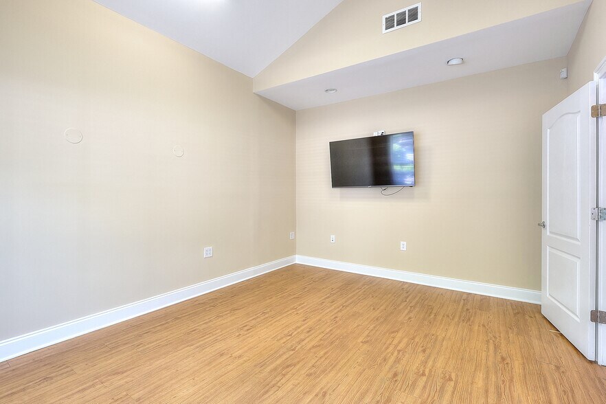 More Photos Of 2795 Main St, Snellville Medical For Lease