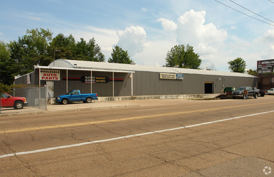 Primary Photo Of 950 S Gallatin St, Jackson Industrial For Lease