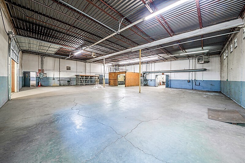 More Photos Of 730 E Eseco Rd, Cushing Warehouse For Sale
