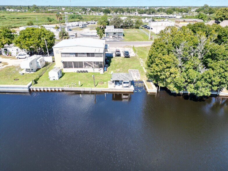 More Photos Of 238 US Highway 441 SE, Okeechobee Storefront Retail Residential For Sale