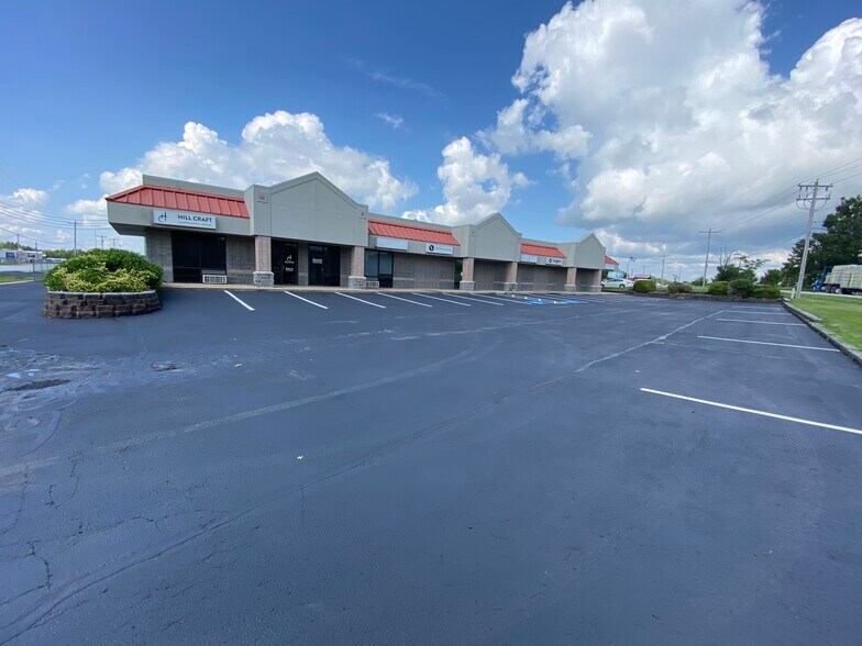 More Photos Of 2401 W Old Route 66, Strafford Office For Lease