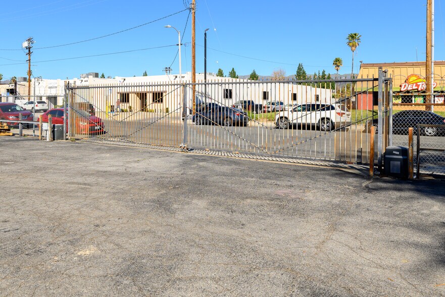 More Photos Of 19731 Nordhoff St, Northridge Warehouse For Lease