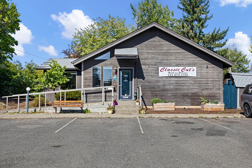 Primary Photo Of 92 NW Glenhart Ave, Winston Freestanding For Sale
