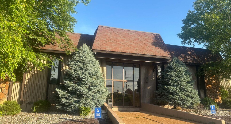 More Photos Of 11520 St. Charles Rock Rd, Bridgeton Medical For Sale