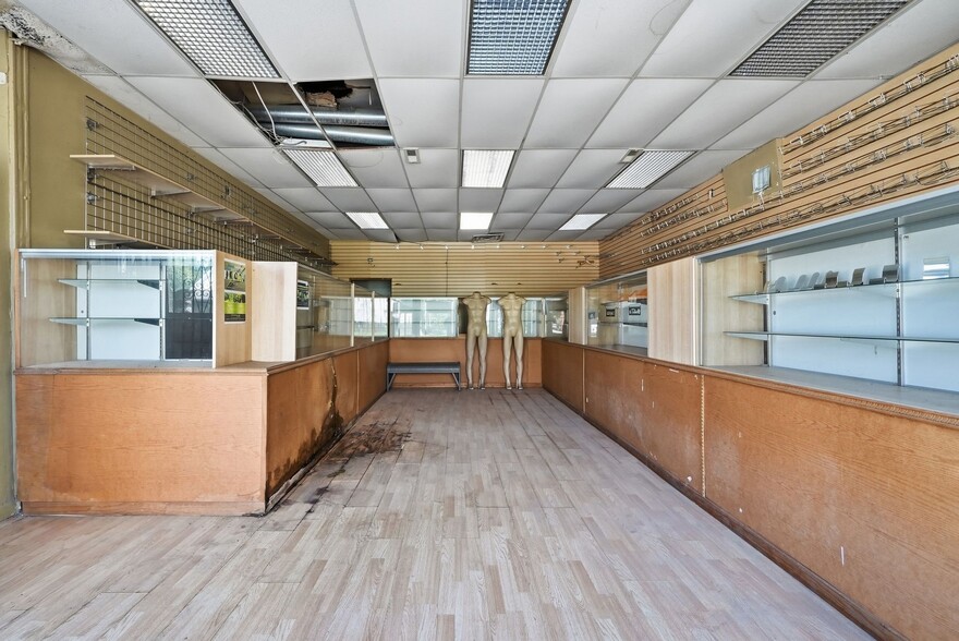 More Photos Of 7100 Morgan St, Chicago Storefront For Sale