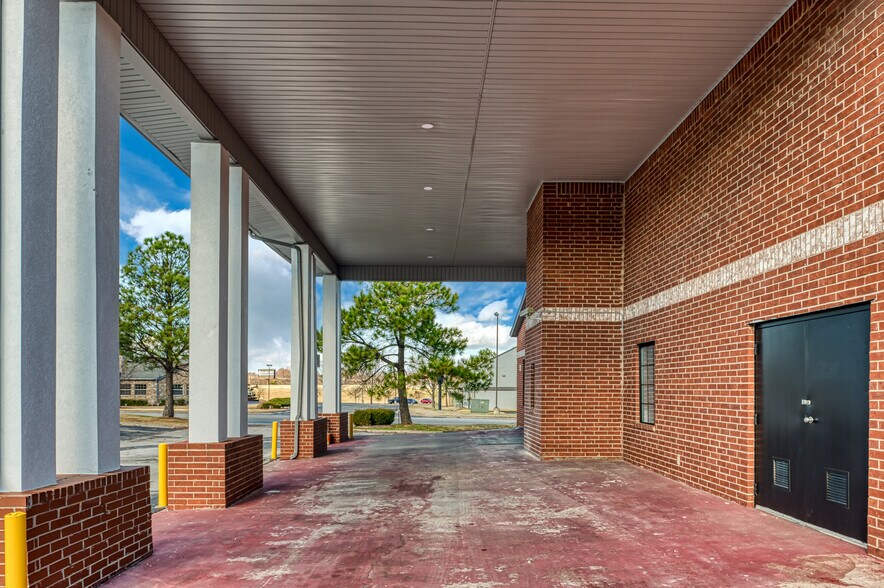 More Photos Of 3211 S 79th East Ave, Tulsa Apartments For Sale