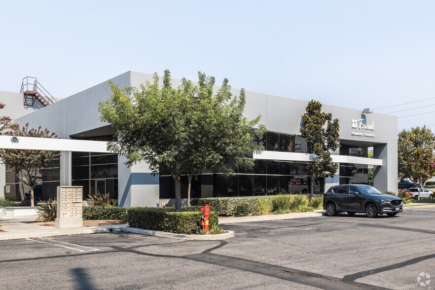 More Photos Of 610-640 W Lambert Rd, Brea Light Manufacturing For Sale