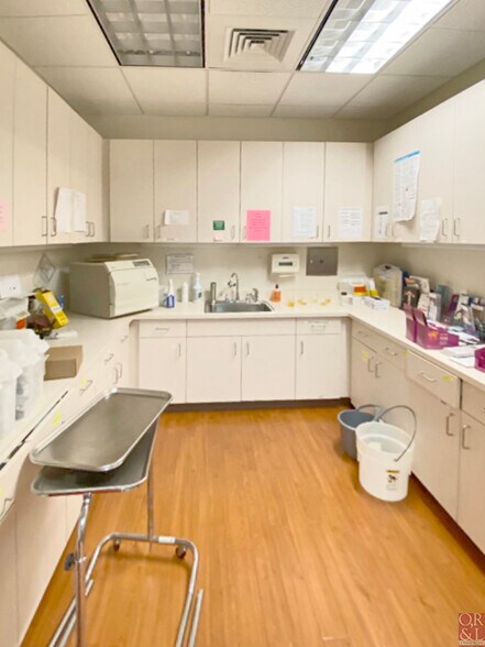 More Photos Of 1260 Silas Deane Hwy, Wethersfield Medical For Lease