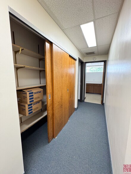 More Photos Of 15 Palomba Dr, Enfield Medical For Sale