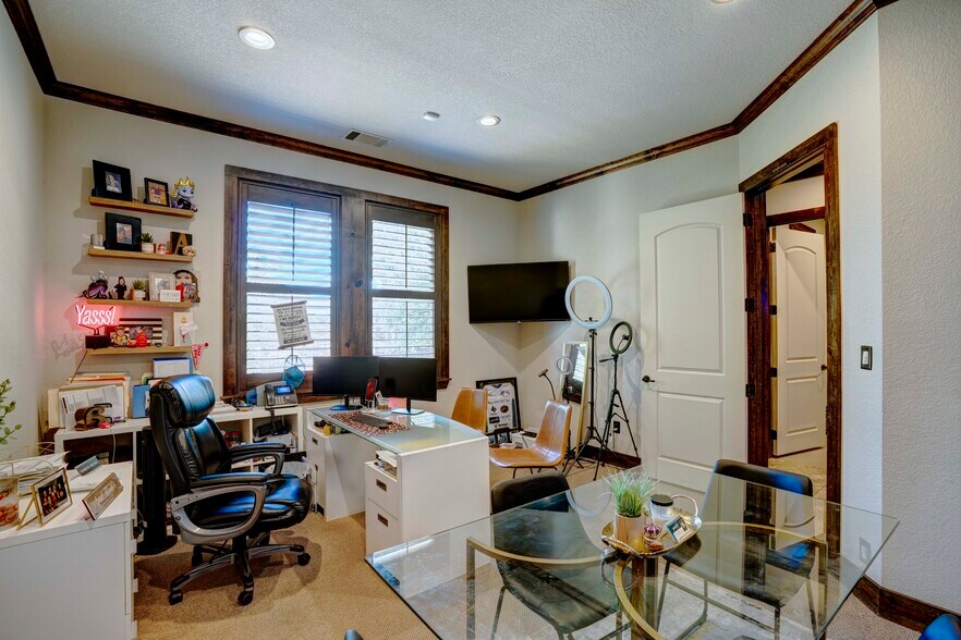 More Photos Of 9125 Belshire Dr, North Richland Hills Office For Lease