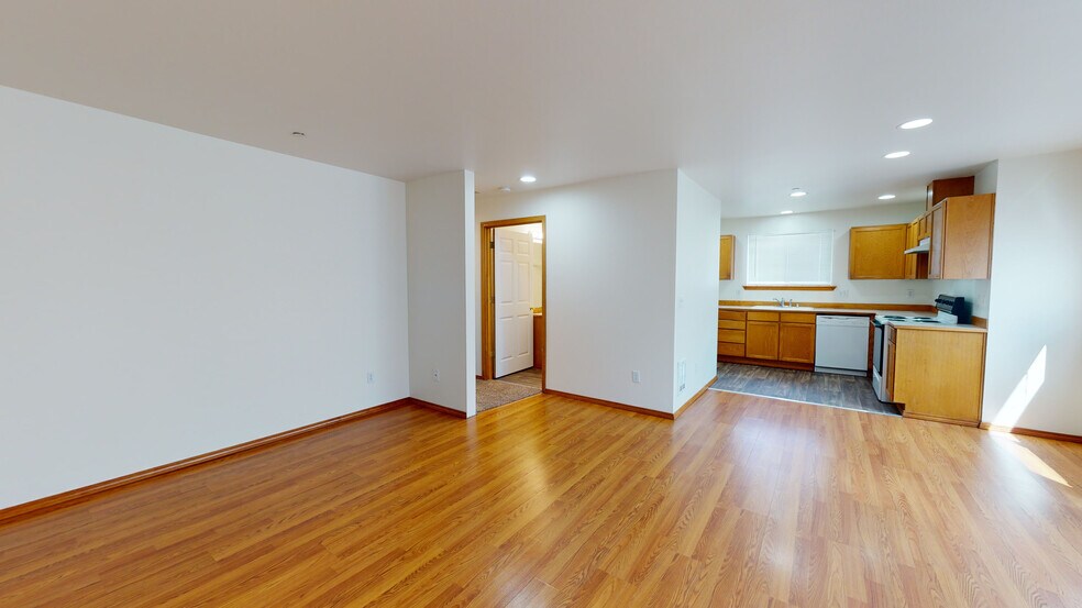 More Photos Of 113-115 W Casino Rd, Everett Apartments For Sale