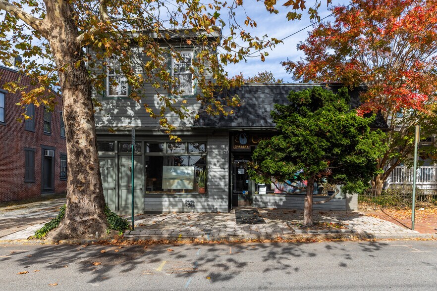 Primary Photo Of 1705 Lincoln st, Wilmington Storefront For Sale